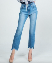 Load image into Gallery viewer, High Rise Relaxed Straight Jeans
