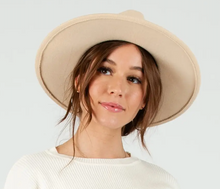 Load image into Gallery viewer, Ariel Vegan Felt Hat- Ivory
